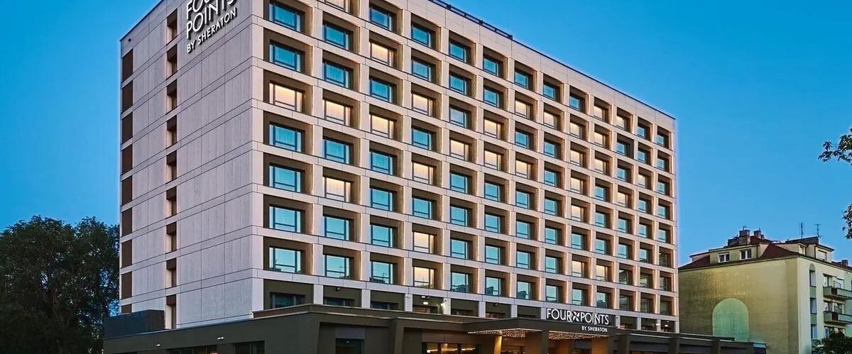 budynek główny, obiekt