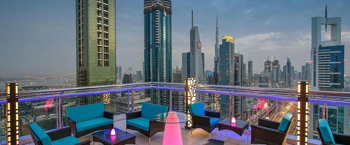 teren hotelu, drink bar, balkon / taras