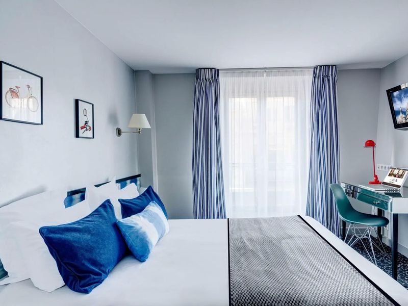 Acadia Astotel (ex. Opera)