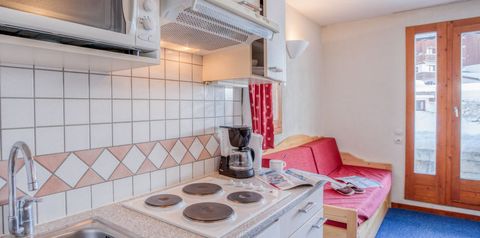pokój, kuchnia / aneks kuchenny