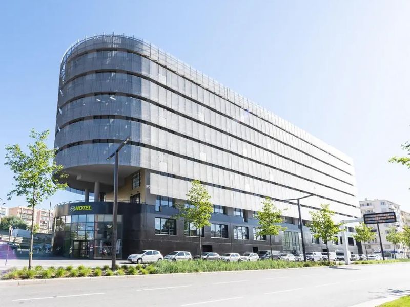 B&B Nice Aeroport Arenas