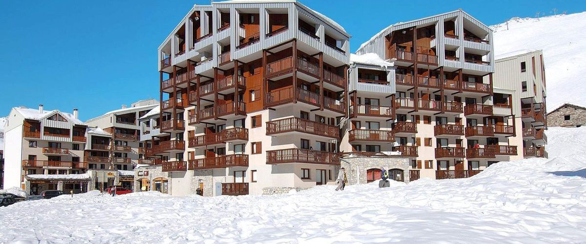 obiekt, budynek główny, teren hotelu