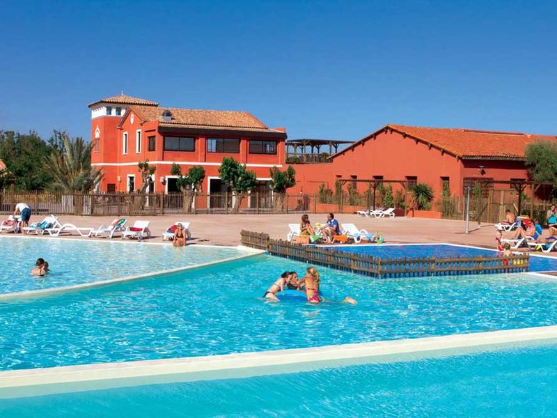 Les Mediterranees Beach Garden