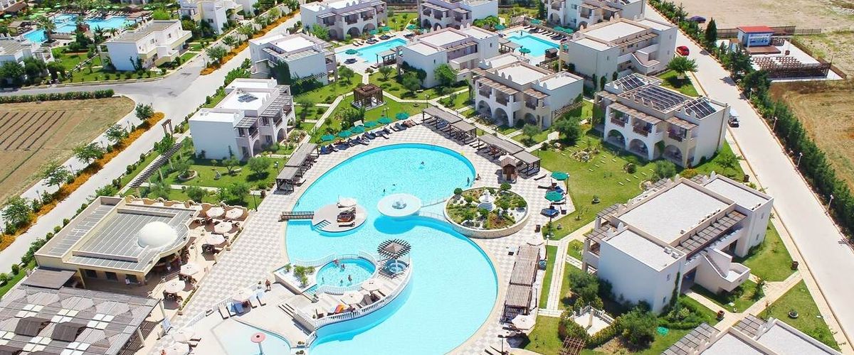 obiekt, teren hotelu, basen