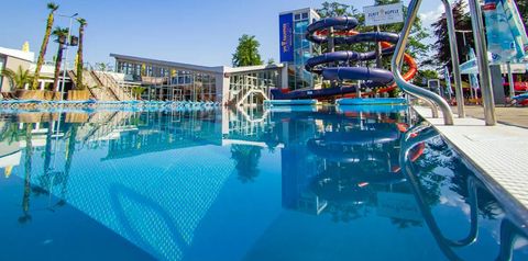 basen, aquapark, zjeżdżalnia