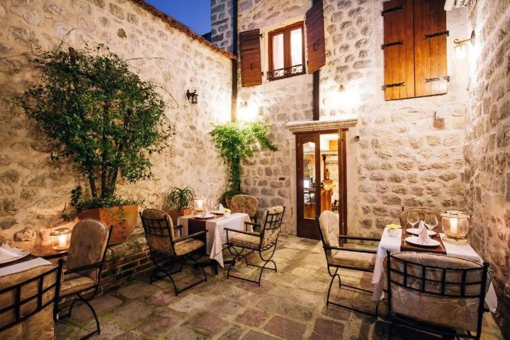 restauracja, teren hotelu