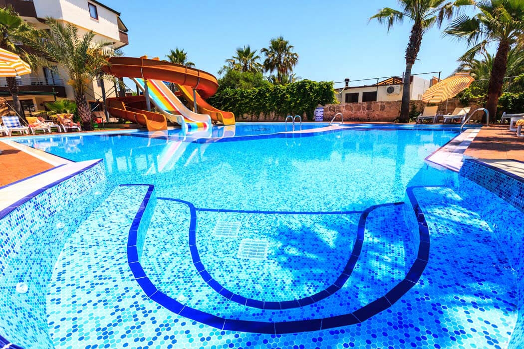 basen, zjeżdżalnia