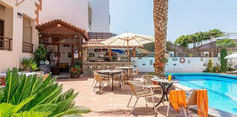 budynek główny, teren hotelu, basen