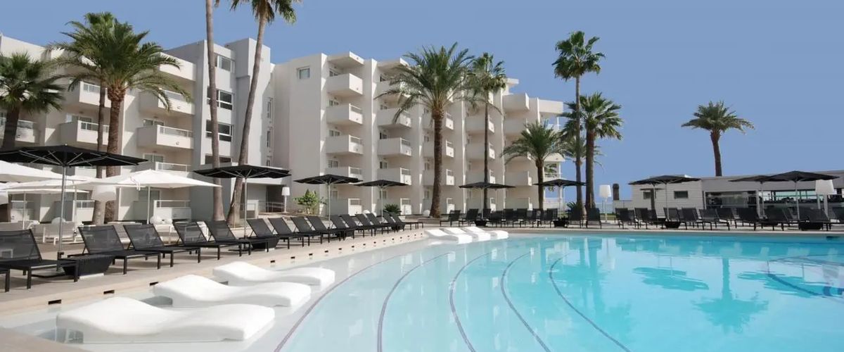 basen, budynek główny