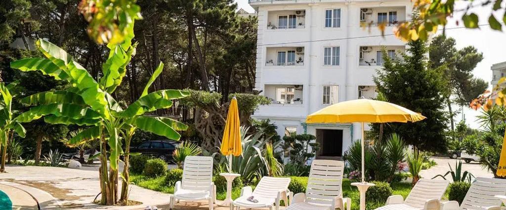 obiekt, teren hotelu, basen