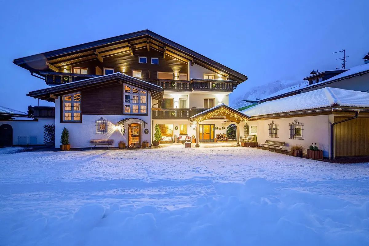 teren hotelu, budynek główny