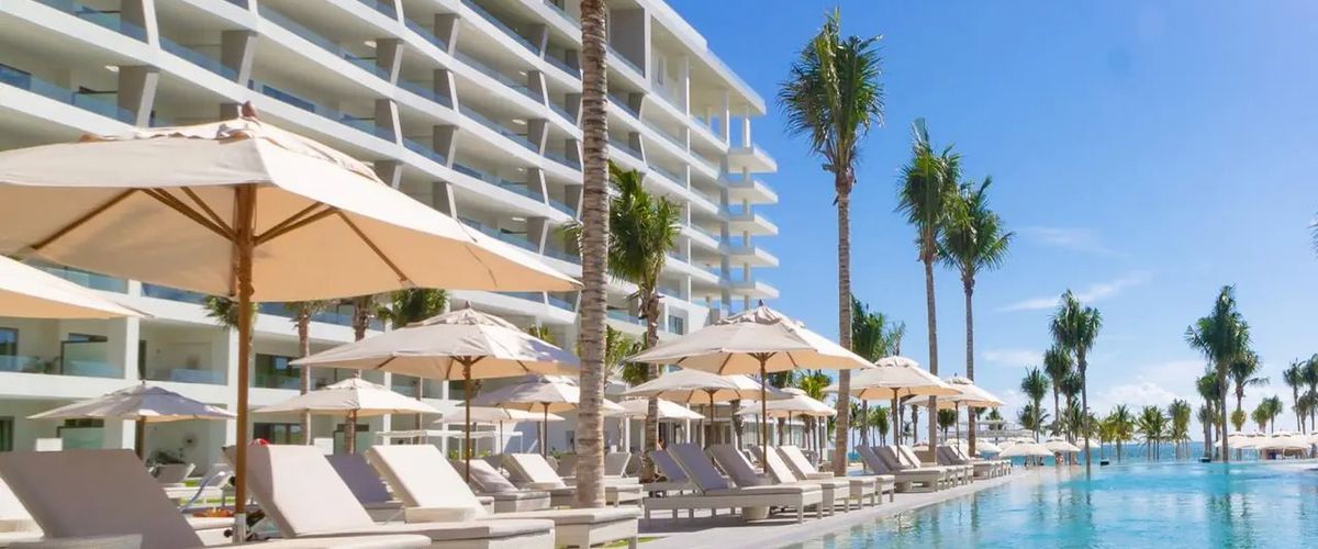 basen, budynek główny