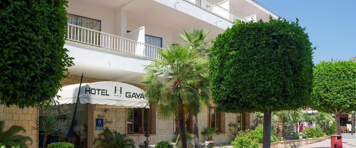 teren hotelu, budynek główny