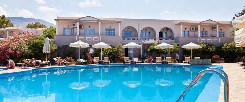 obiekt, teren hotelu, basen