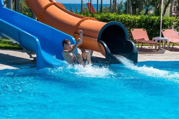 basen, zjeżdżalnia