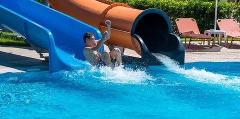 basen, zjeżdżalnia