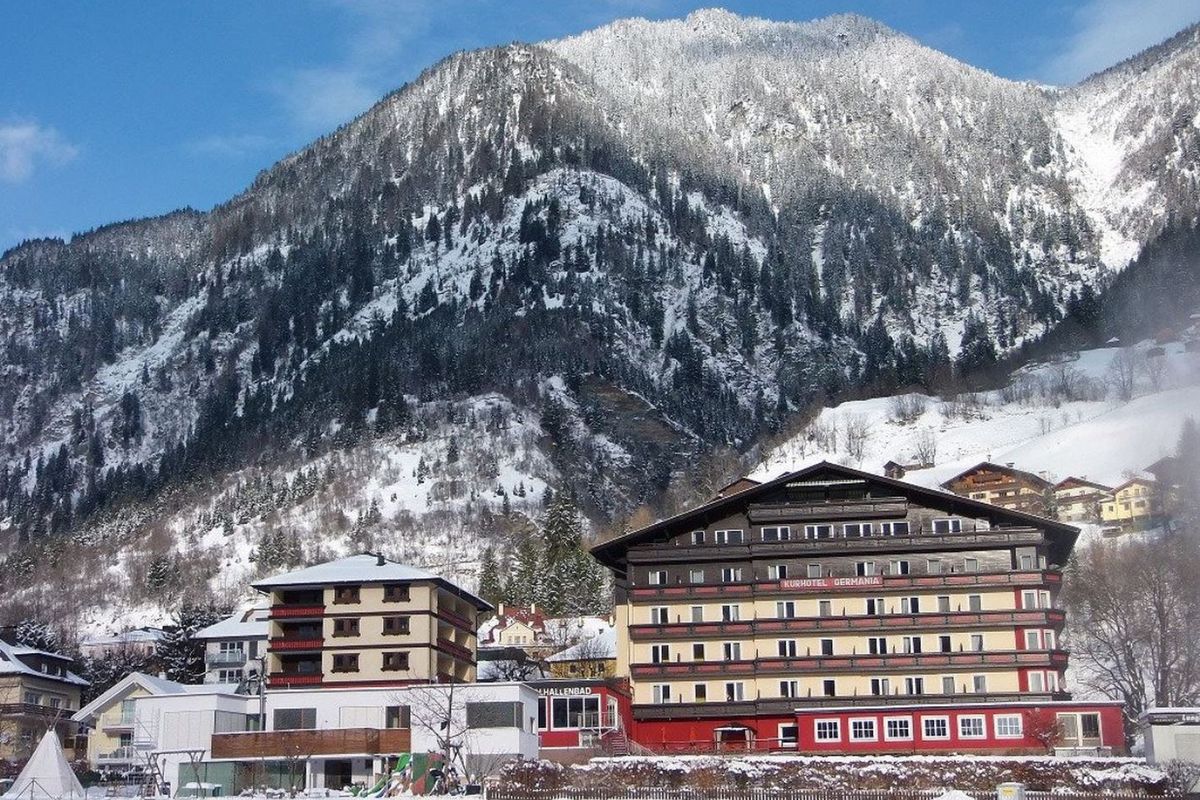 teren hotelu, budynek główny, obiekt