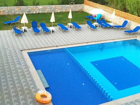 basen, teren hotelu