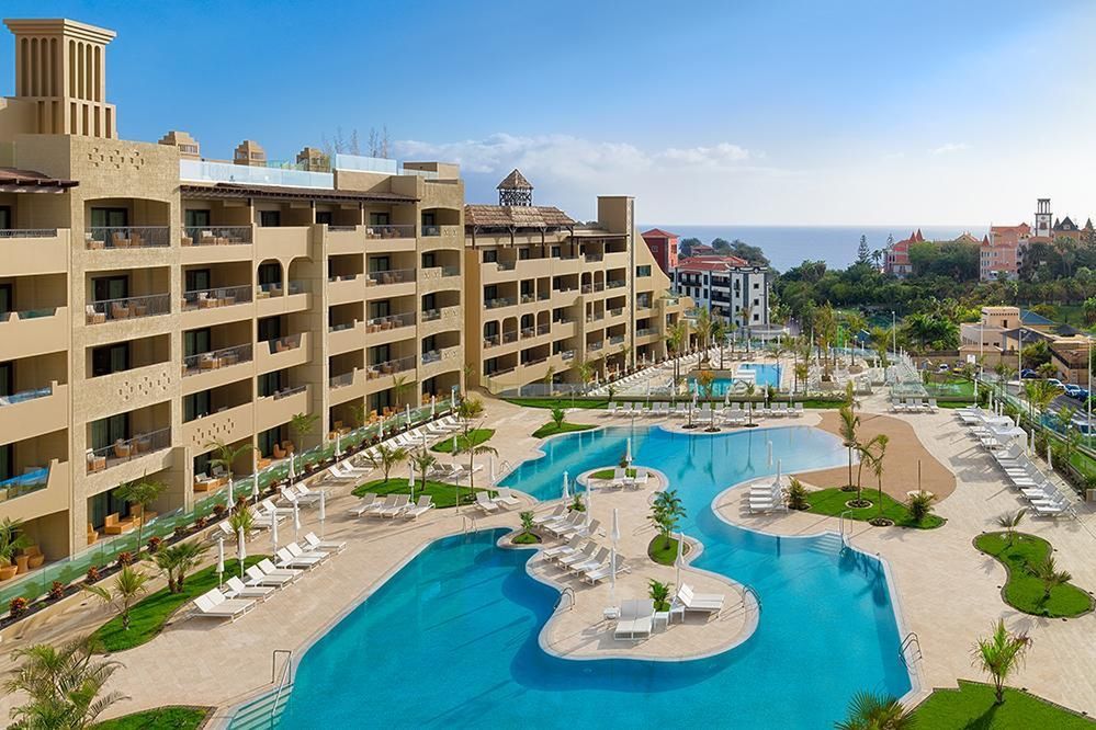 obiekt, teren hotelu, basen