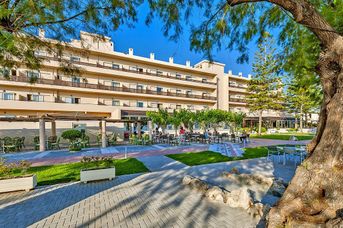 Giannoulis Santa Marina Beach (Agia Marina)