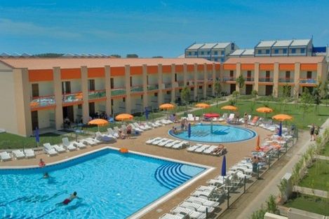 obiekt, budynek główny, basen