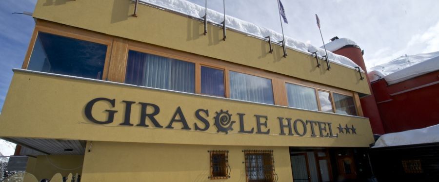 teren hotelu, budynek główny, obiekt