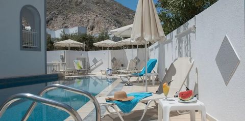 teren hotelu, góry, basen