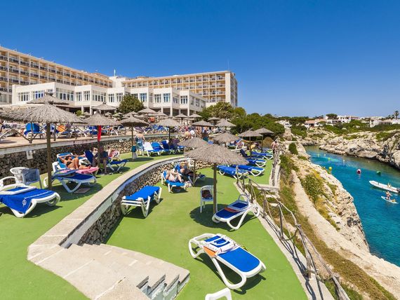 obiekt, teren hotelu