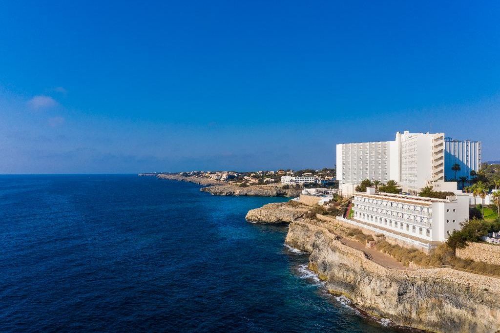 budynek główny, teren hotelu, plaża