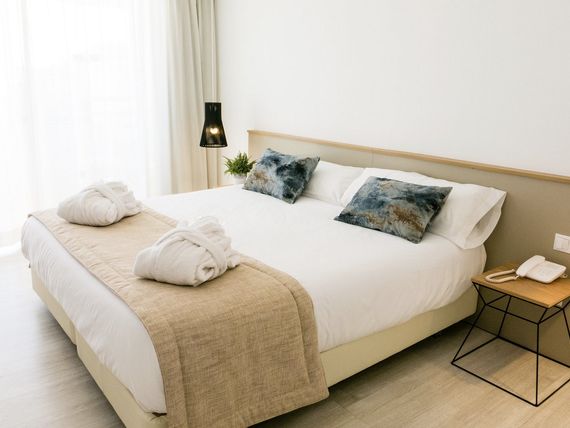 Globales Cala Bona Suites (ex Som Llevant Suites) - zdjęcie 3