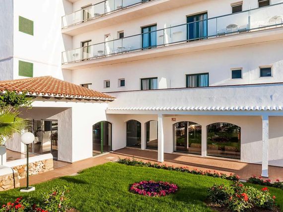 obiekt, teren hotelu