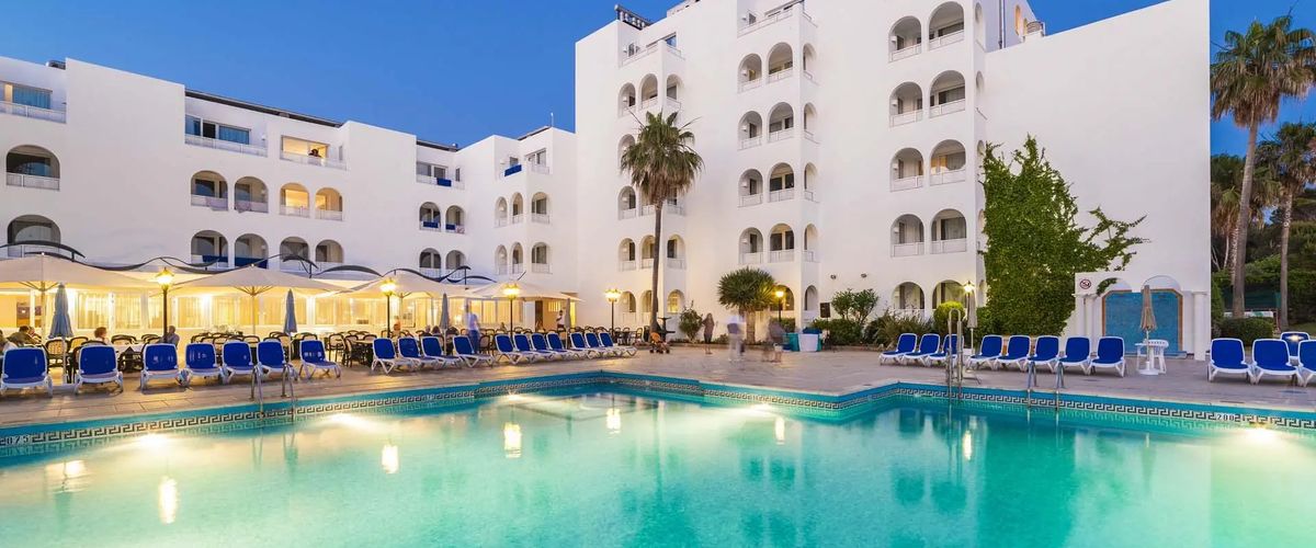 obiekt, teren hotelu, basen
