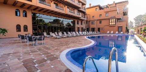 obiekt, teren hotelu, basen