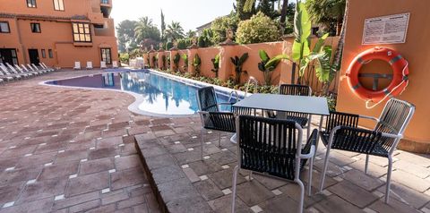 obiekt, teren hotelu, basen