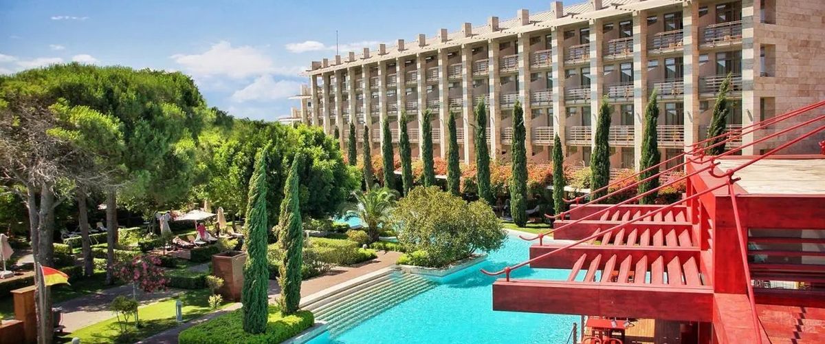 obiekt, teren hotelu