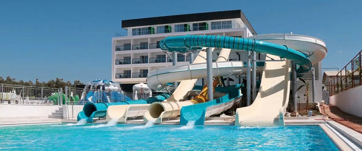 basen, aquapark, zjeżdżalnia