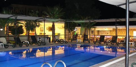 teren hotelu, basen, restauracja