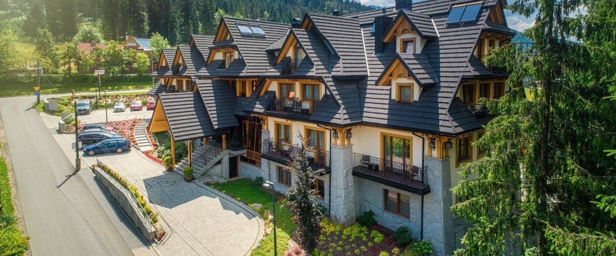 budynek główny, teren hotelu