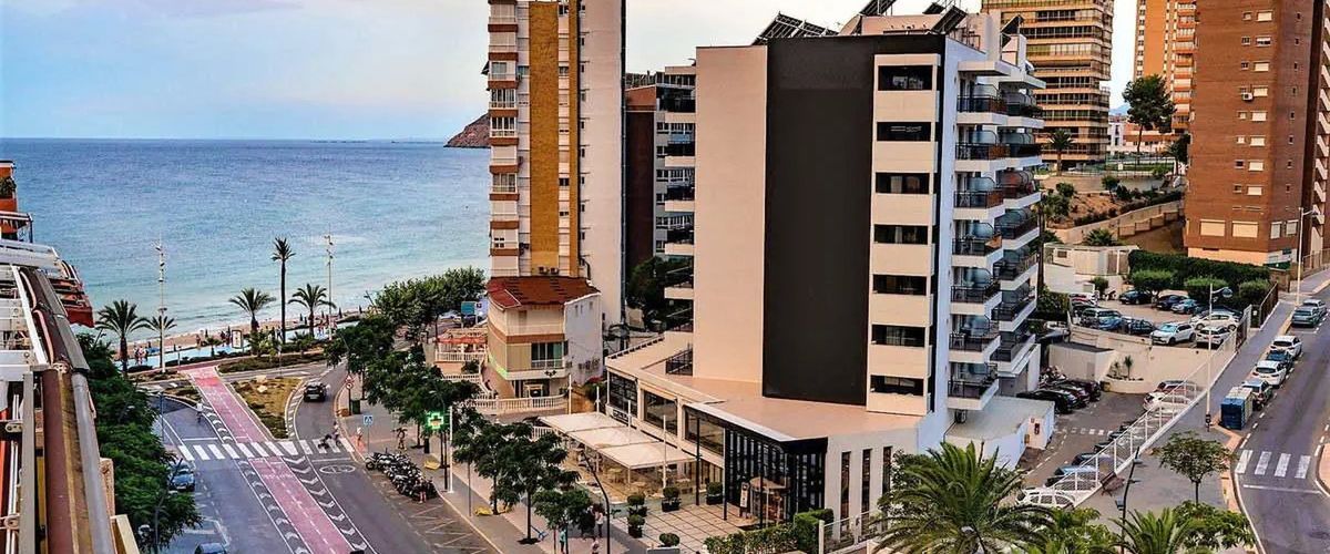 teren hotelu, budynek główny, obiekt