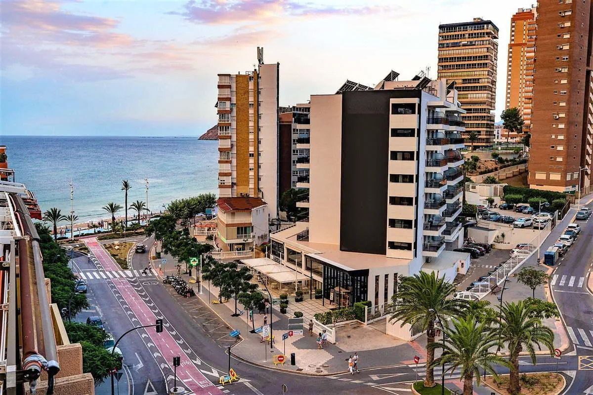 teren hotelu, budynek główny, obiekt