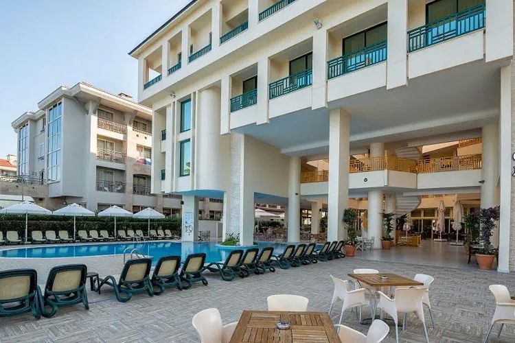 obiekt, teren hotelu, basen