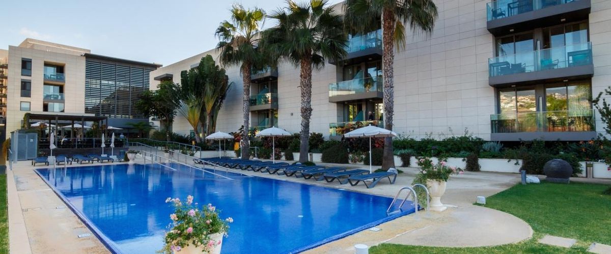 obiekt, teren hotelu, basen