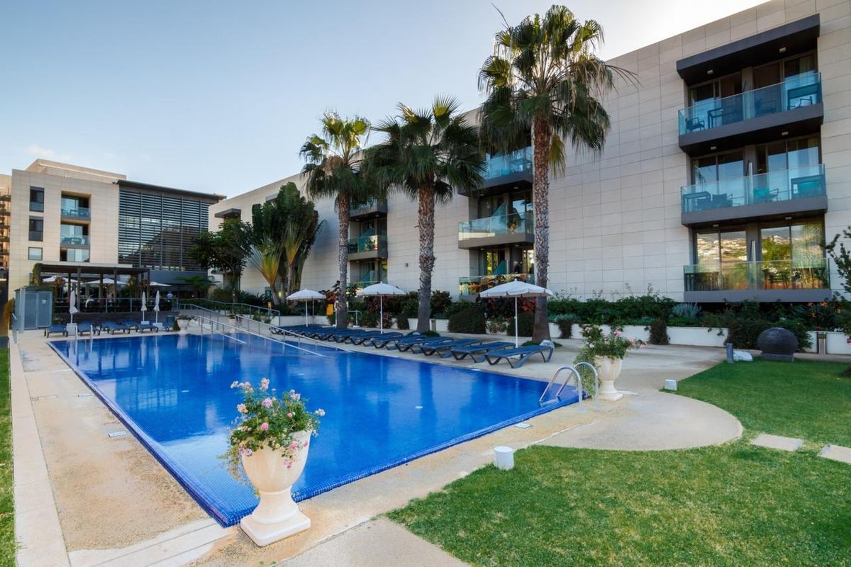 obiekt, teren hotelu, basen