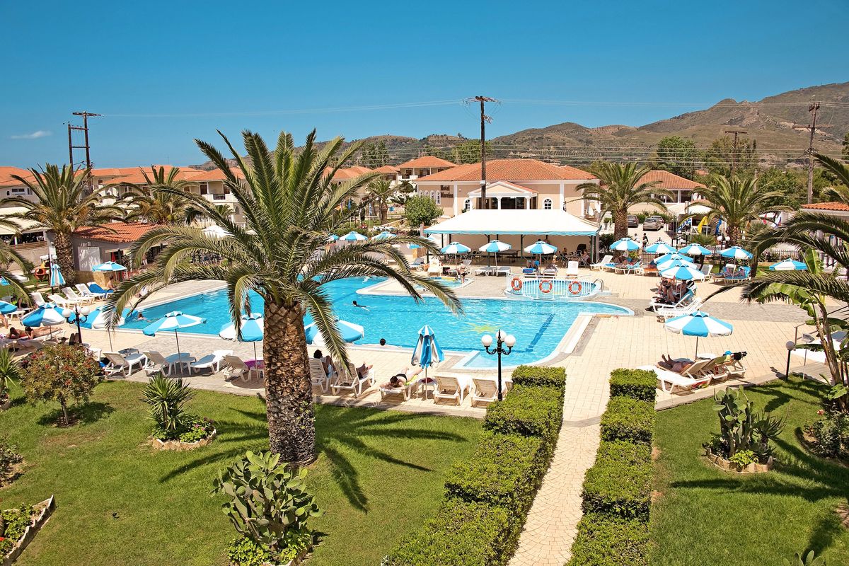 basen, teren hotelu