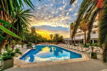 Golden Tulip President (ex Cooee Club President)