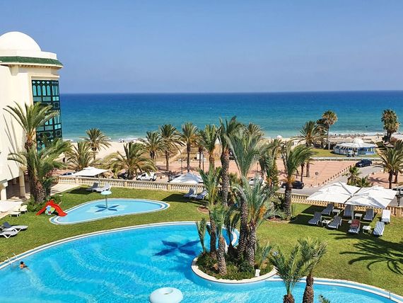 teren hotelu, basen, plaża