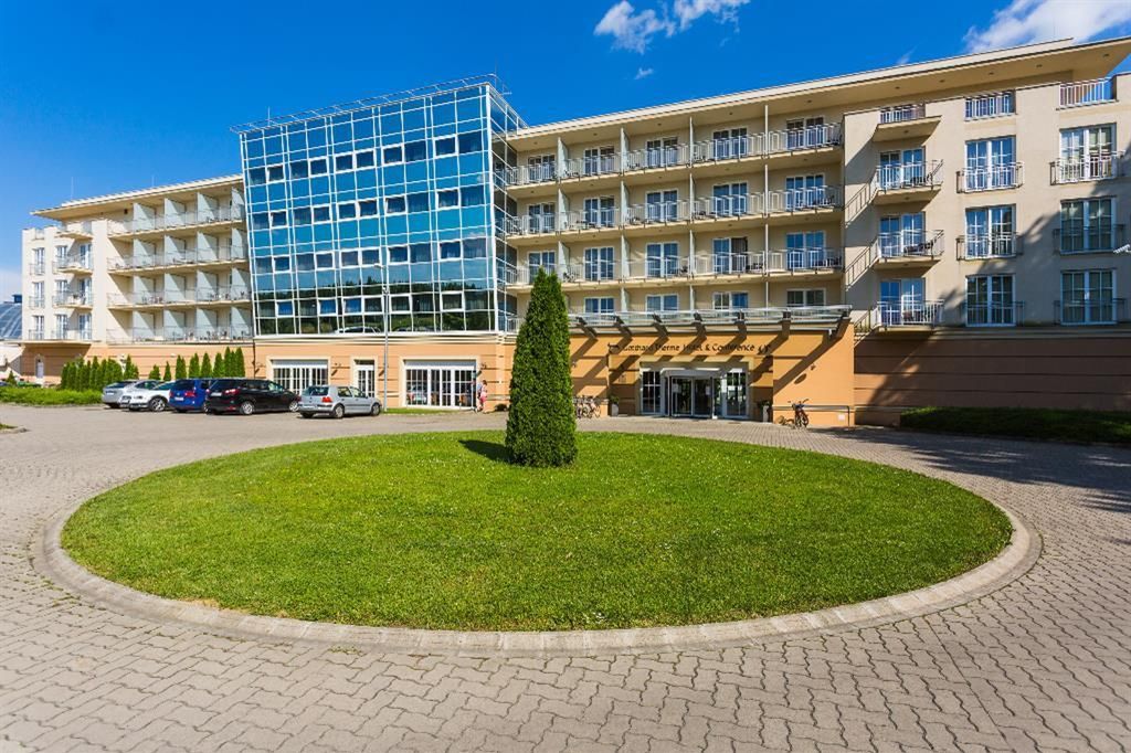 obiekt, budynek główny, teren hotelu
