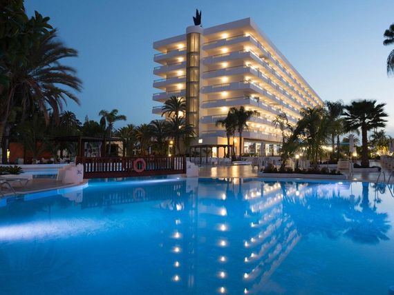obiekt, teren hotelu, basen