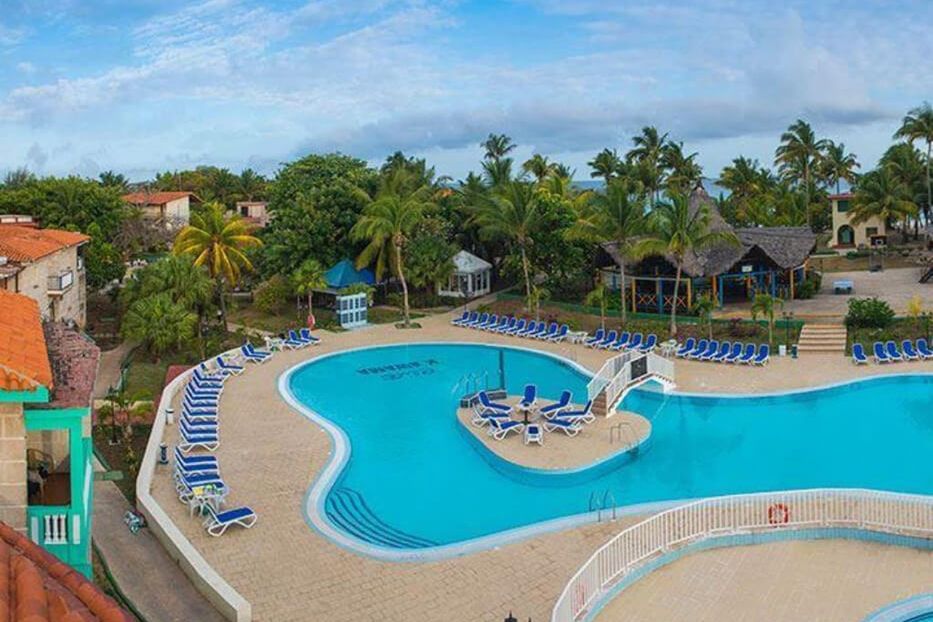 basen, teren hotelu