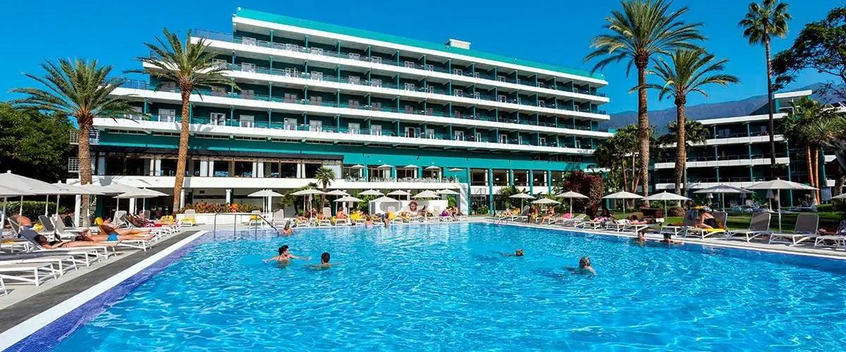 obiekt, teren hotelu, basen
